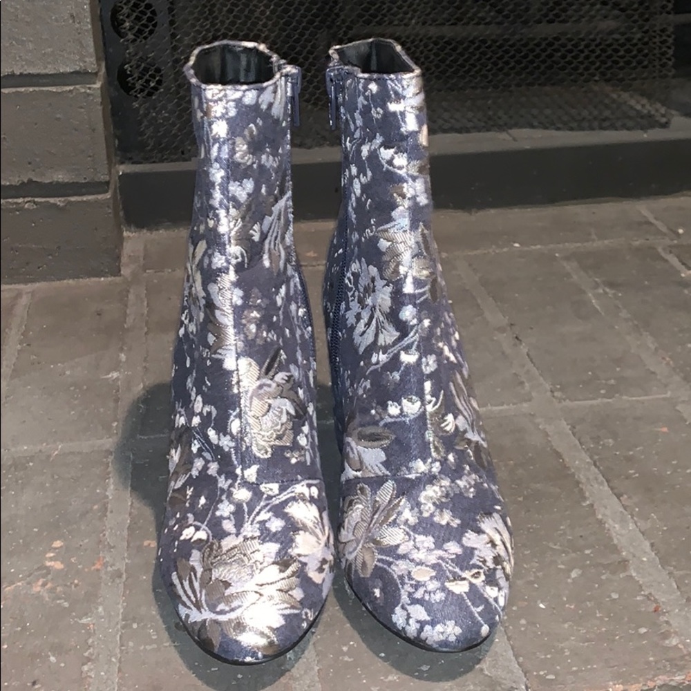 MERONA | Floral Booties